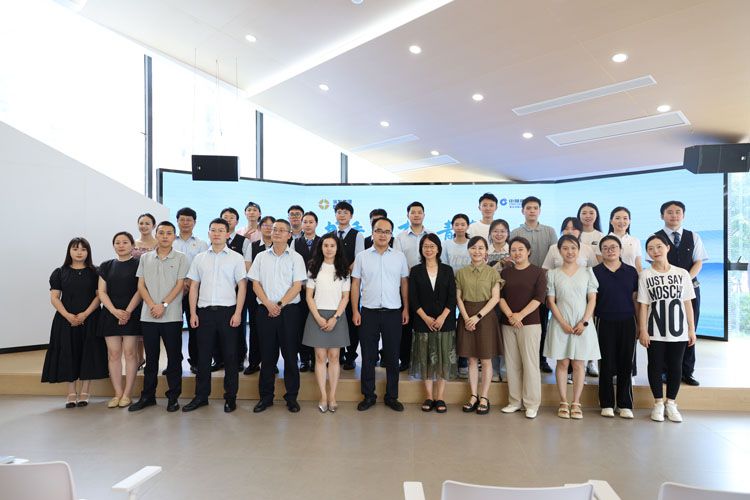 银科担保公司员工参加涪发集团与 建设银行涪陵分行联合举办的读书分享会